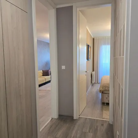 Apartament View *